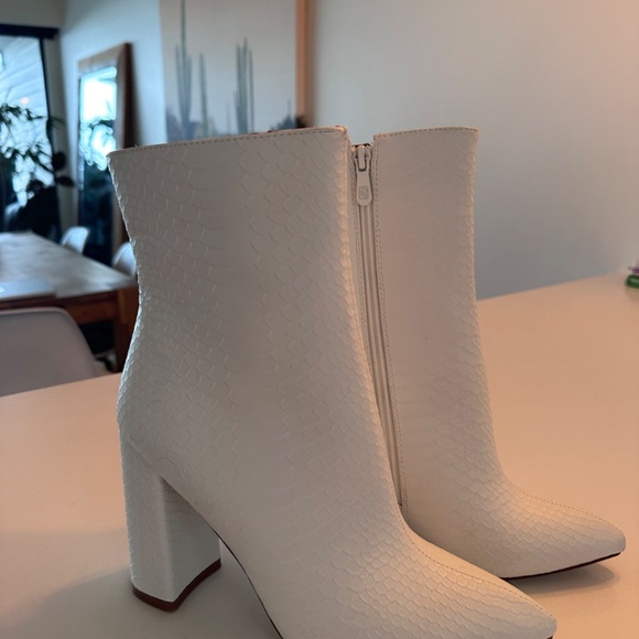 Prettylittlething Croc Booties Size 8 - Picture 3 of 4